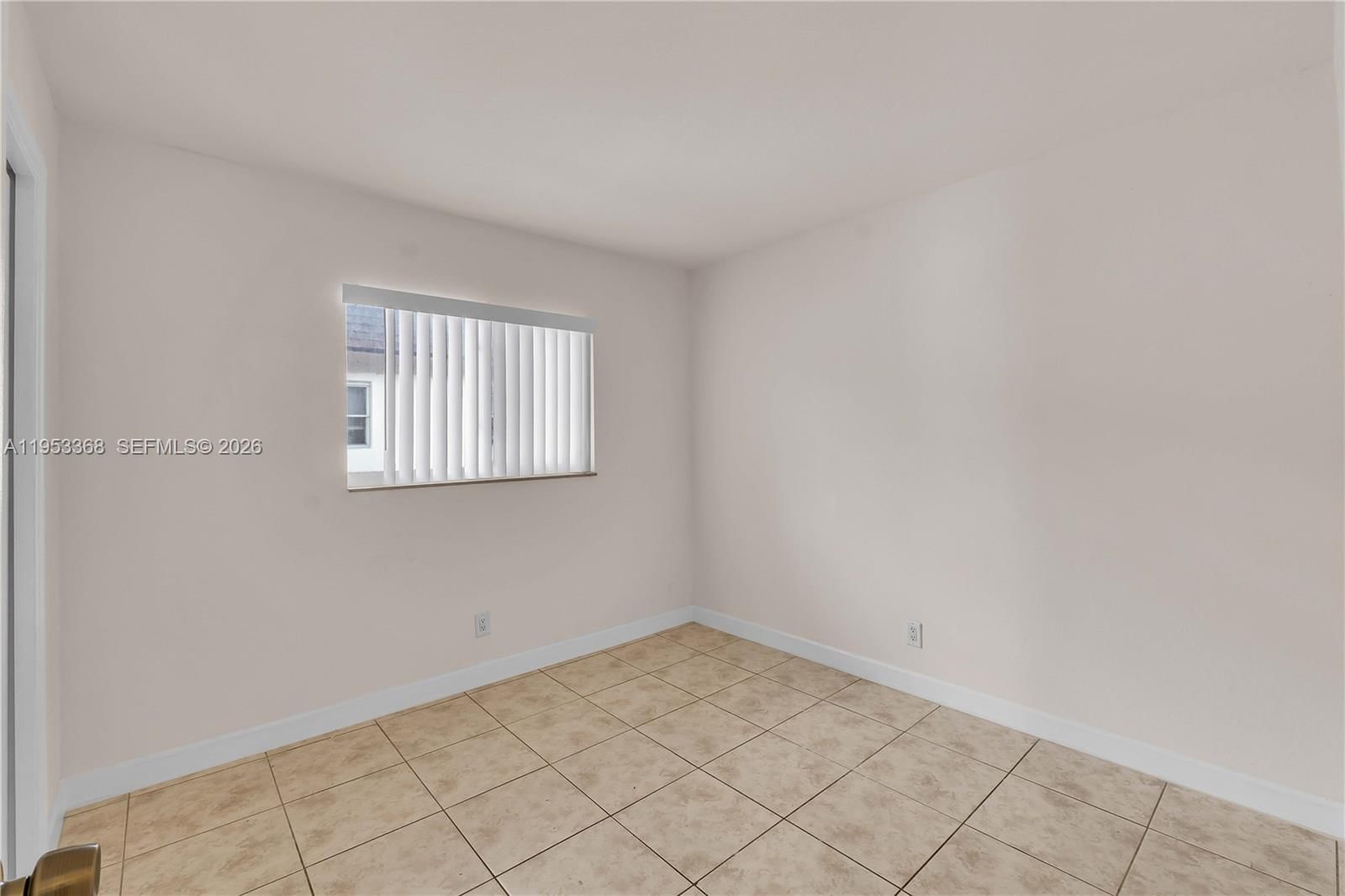Real estate property located at 5216 18th Ct #4J, Broward, Windermere Condo Number T, Lauderhill, FL
