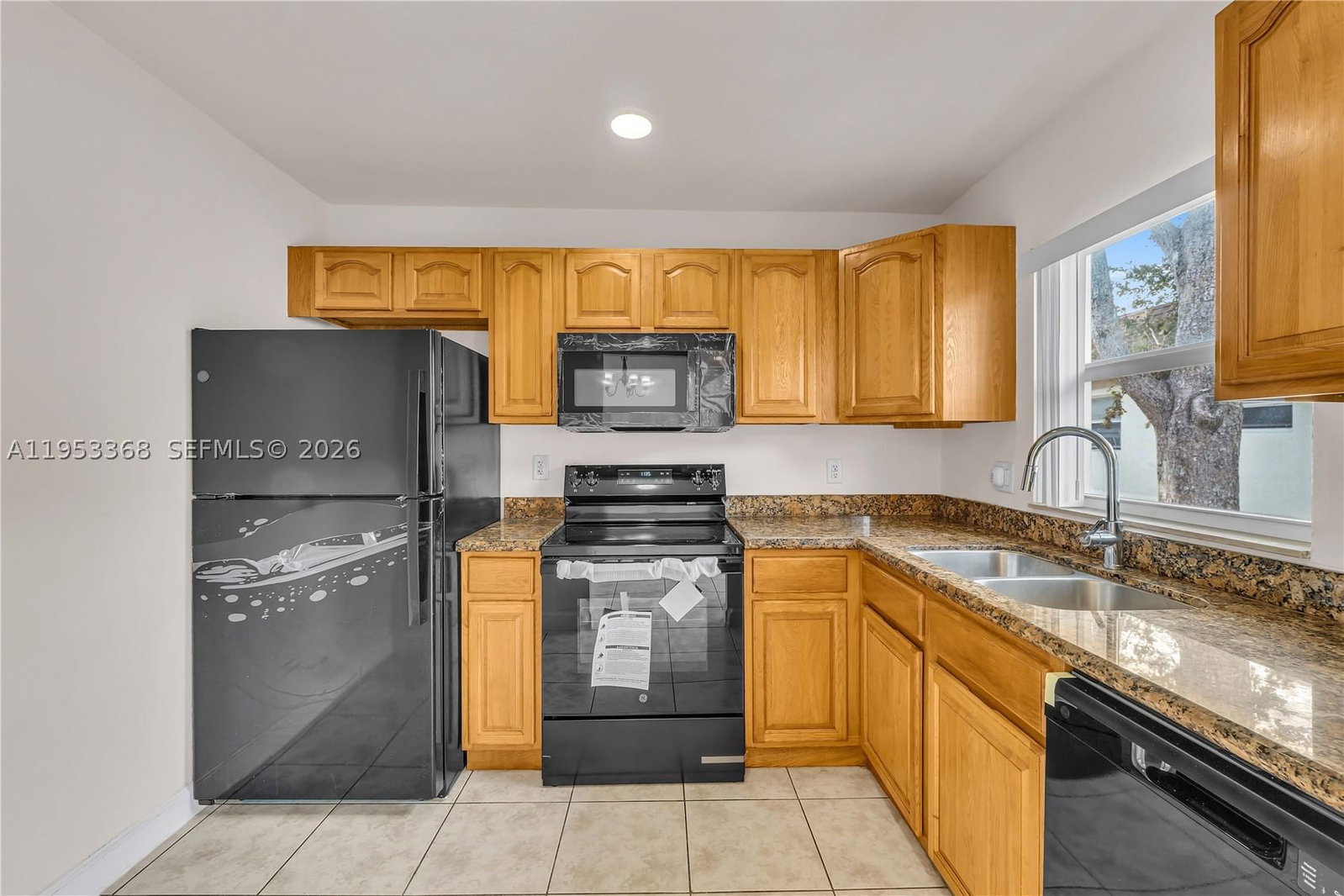 Real estate property located at 5216 18th Ct #4J, Broward, Windermere Condo Number T, Lauderhill, FL