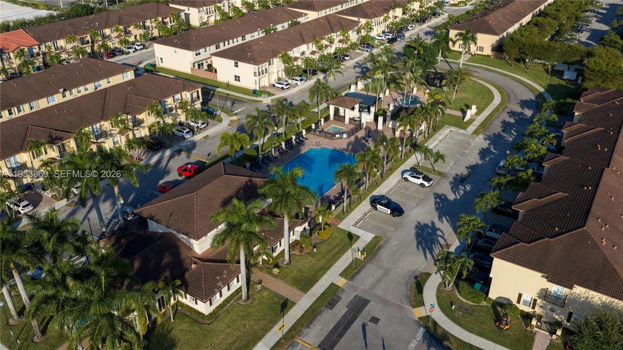 Real estate property located at 13276 128th Psge, Miami-dade, Courts At Tuscany, Miami, FL