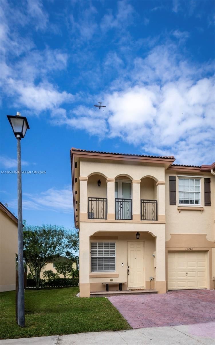 Real estate property located at 13276 128th Psge, Miami-dade, Courts At Tuscany, Miami, FL