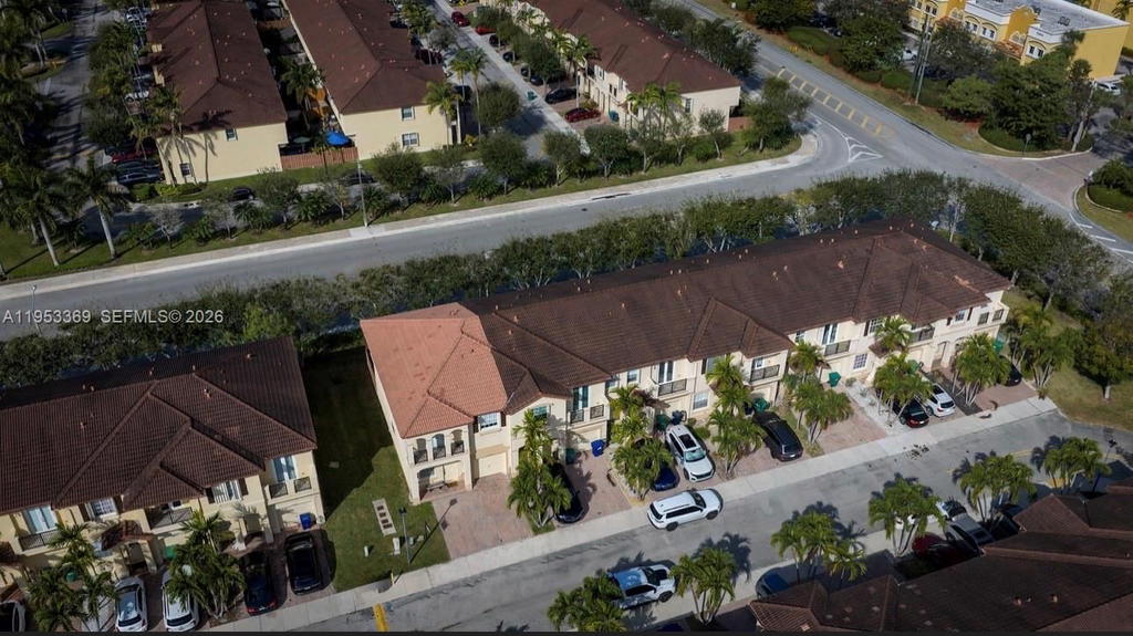 Real estate property located at 13276 128th Psge, Miami-dade, Courts At Tuscany, Miami, FL