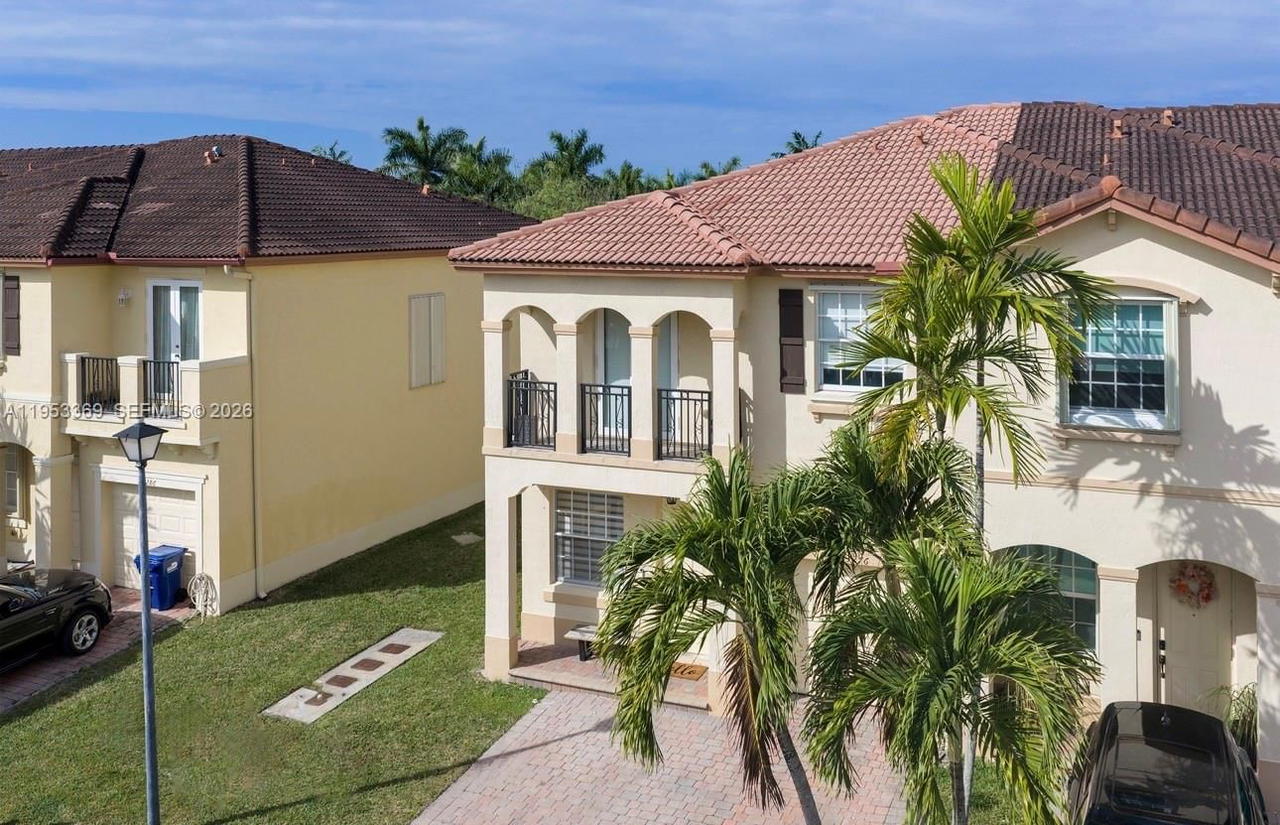 Real estate property located at 13276 128th Psge, Miami-dade, Courts At Tuscany, Miami, FL