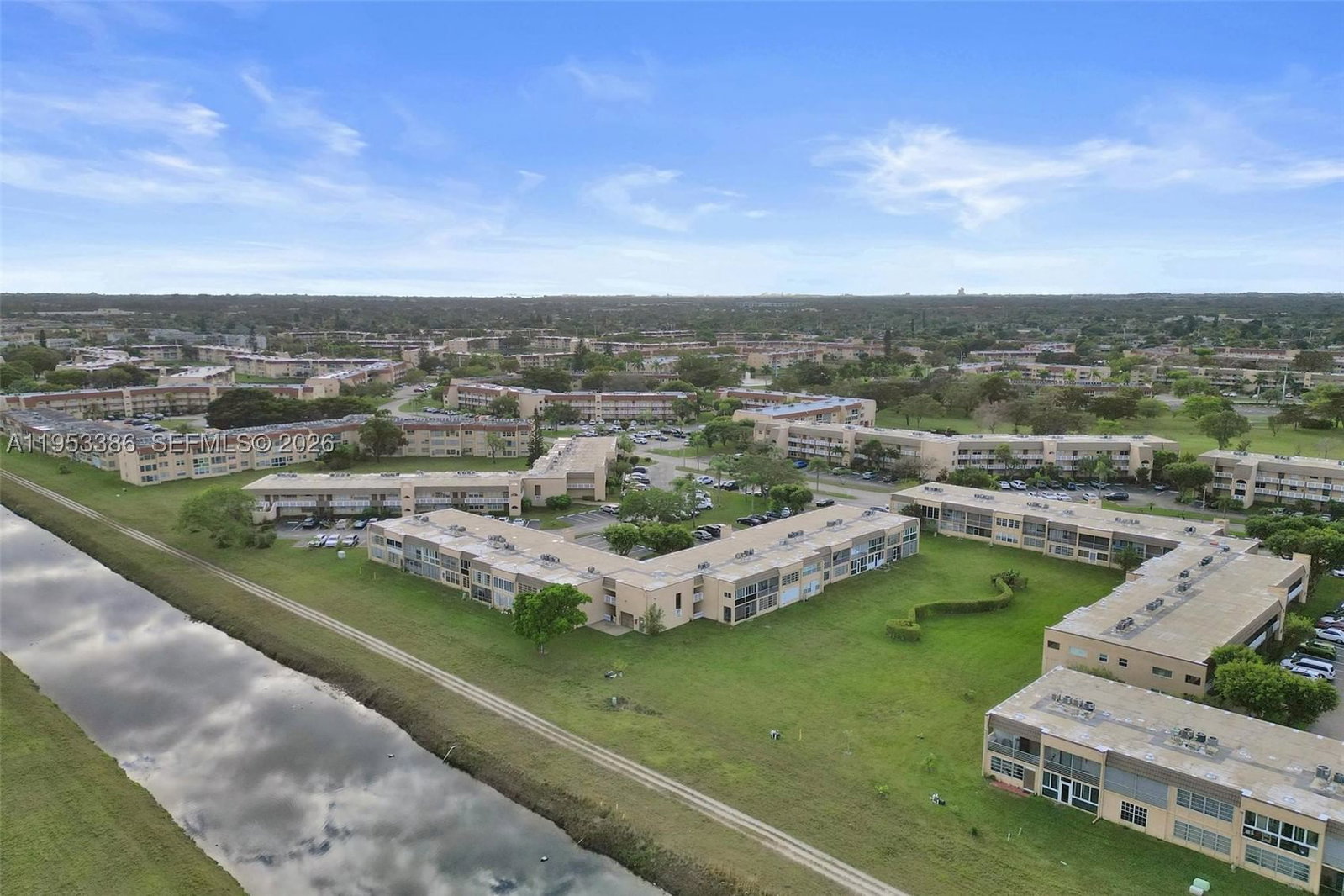 Real estate property located at 9081 Sunrise Lakes Blvd #107, Broward, Sunrise Lakes 111 Condo, Sunrise, FL