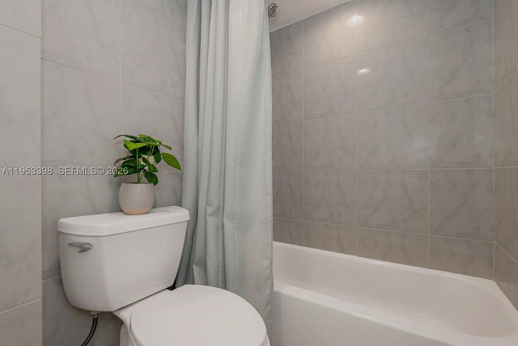 Real estate property located at 7135 Collins Ave #722, Miami-dade, Burleigh House Condo, Miami Beach, FL