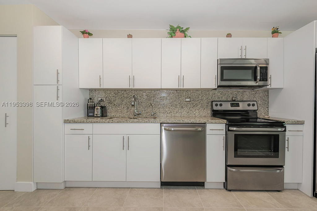 Real estate property located at 7135 Collins Ave #722, Miami-dade, Burleigh House Condo, Miami Beach, FL