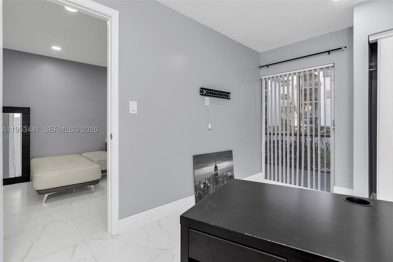 Real estate property located at 3300 Spanish Moss Ter #106, Broward, Garden Lakes Of Inverrary, Lauderhill, FL