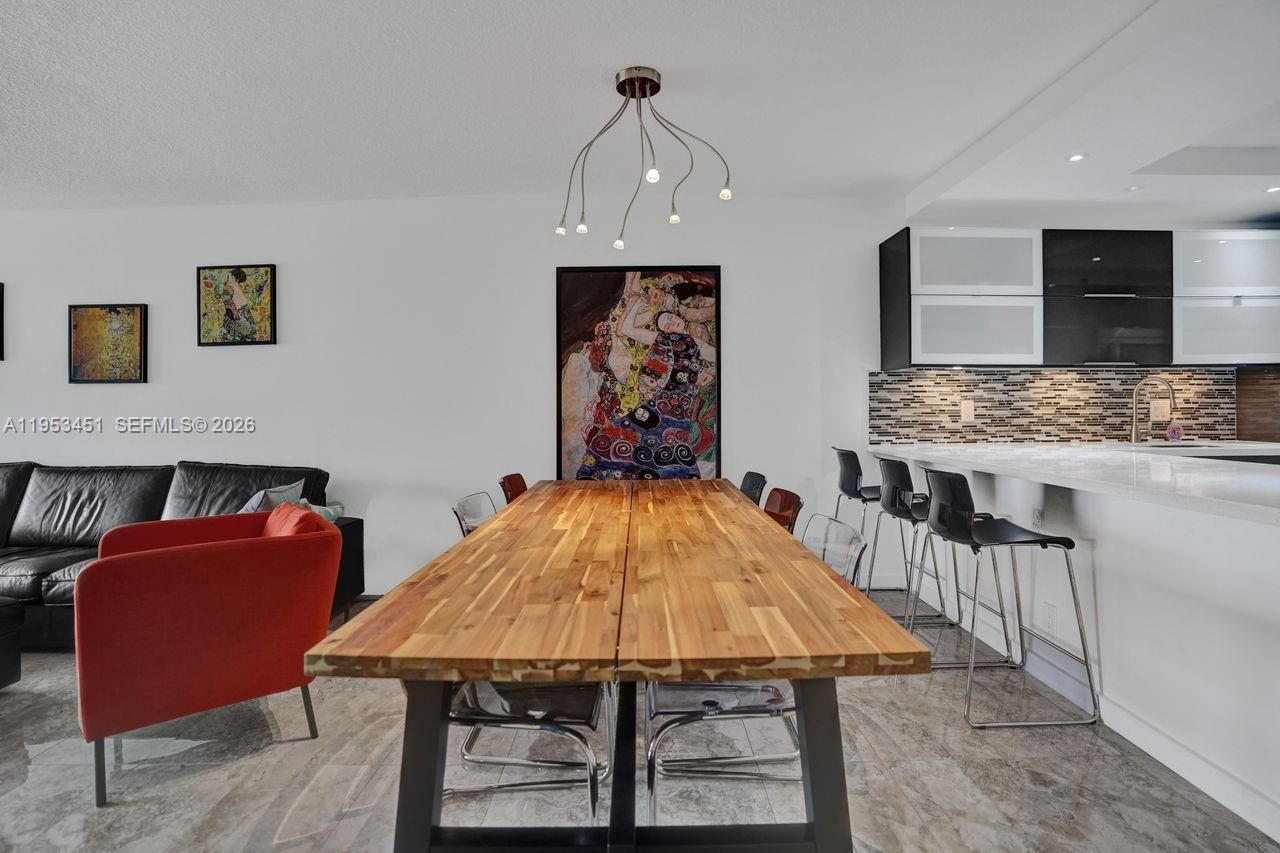 Real estate property located at 2681 Course Dr #204, Broward, No 22 Palm-aire Country C, Pompano Beach, FL