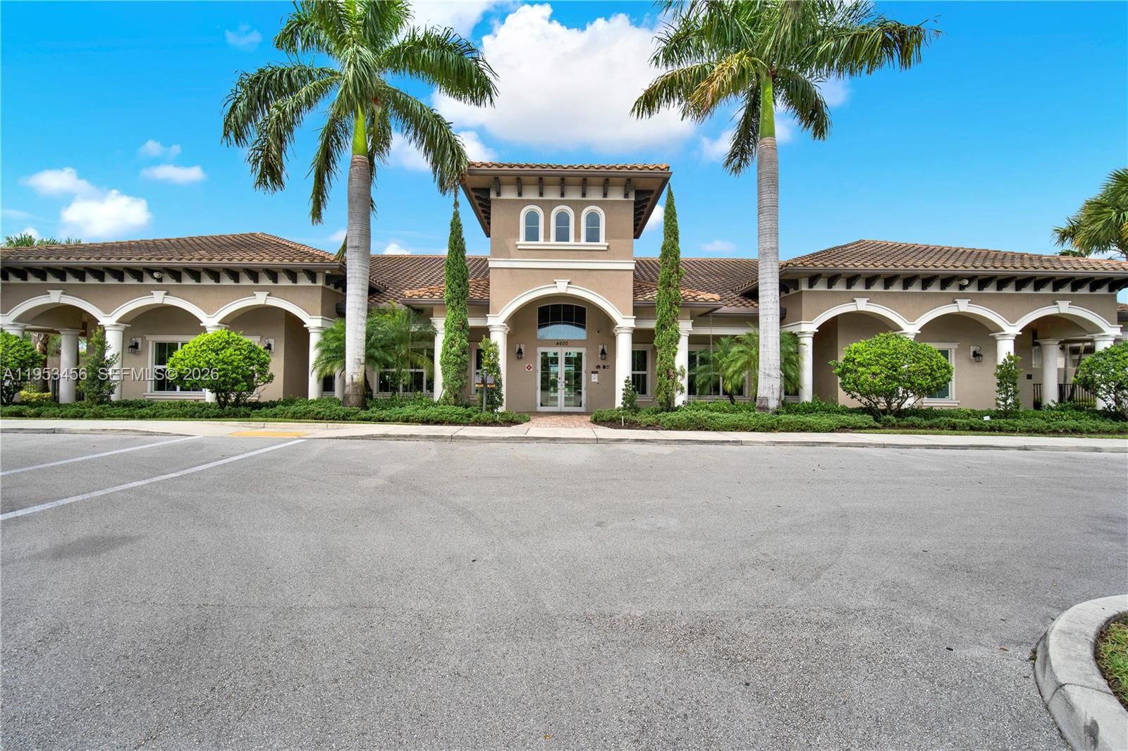 Real estate property located at 950 Hillcrest Dr #414, Broward, Hillcrest Country Club No, Hollywood, FL