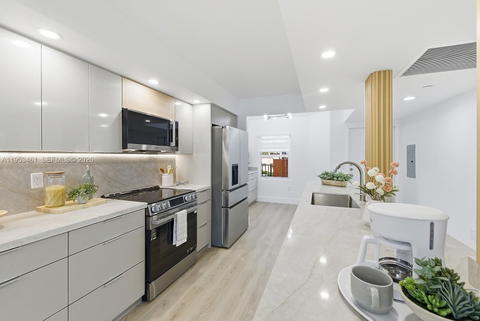 Real estate property located at 571 141st Ave #204N, Broward, Plymouth At Century Villa, Pembroke Pines, FL
