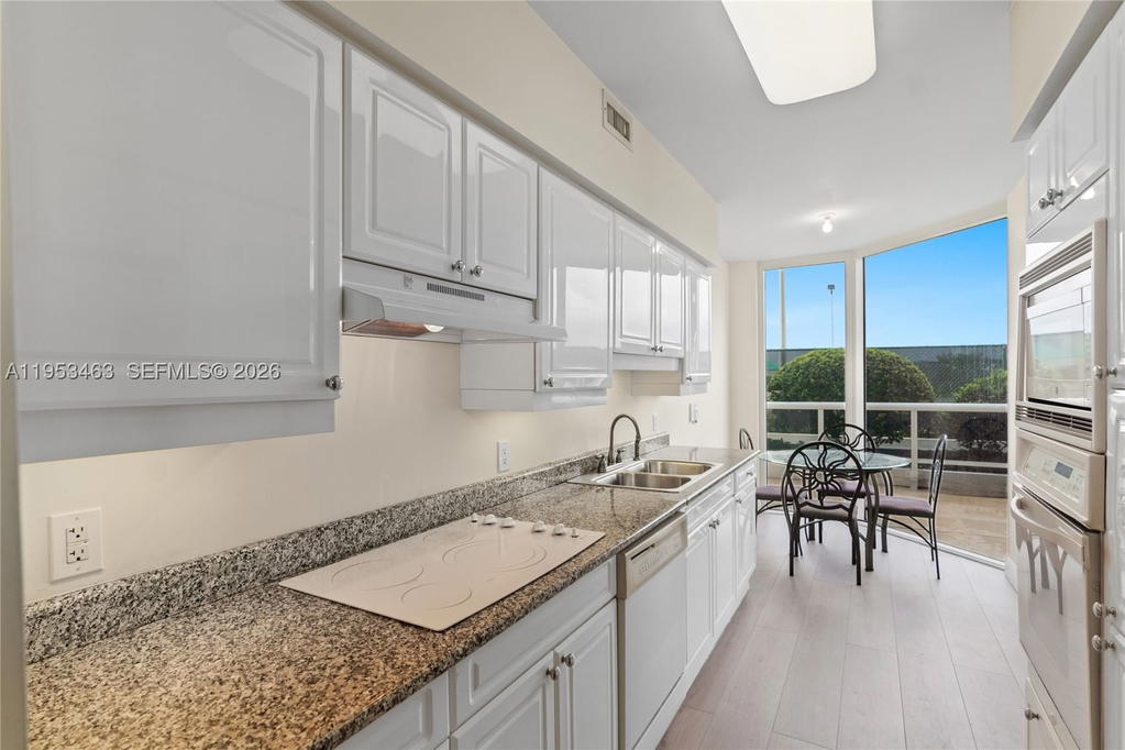 Real estate property located at 4775 Collins Ave #507, Miami-dade, Green Diamond Condo, Miami Beach, FL