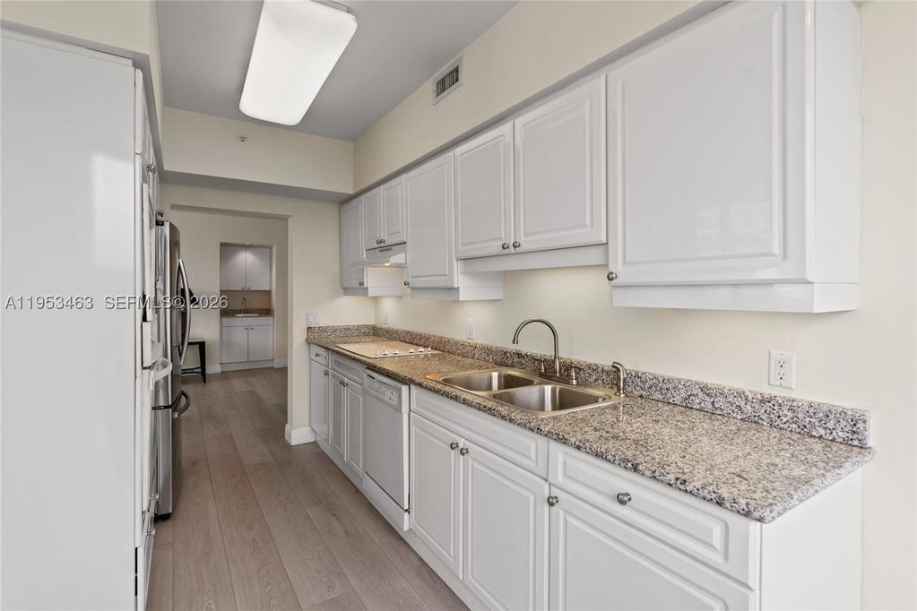 Real estate property located at 4775 Collins Ave #507, Miami-dade, Green Diamond Condo, Miami Beach, FL