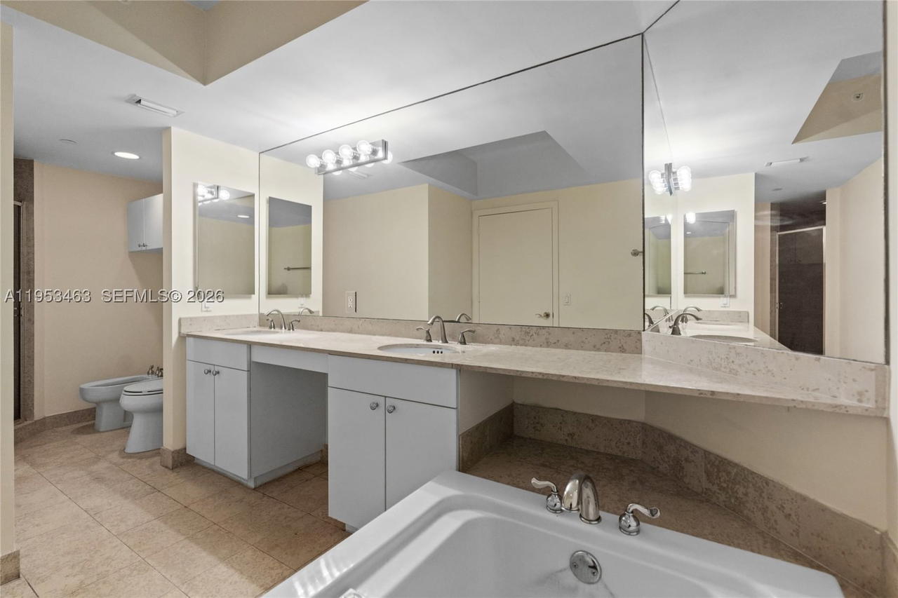 Real estate property located at 4775 Collins Ave #507, Miami-dade, Green Diamond Condo, Miami Beach, FL