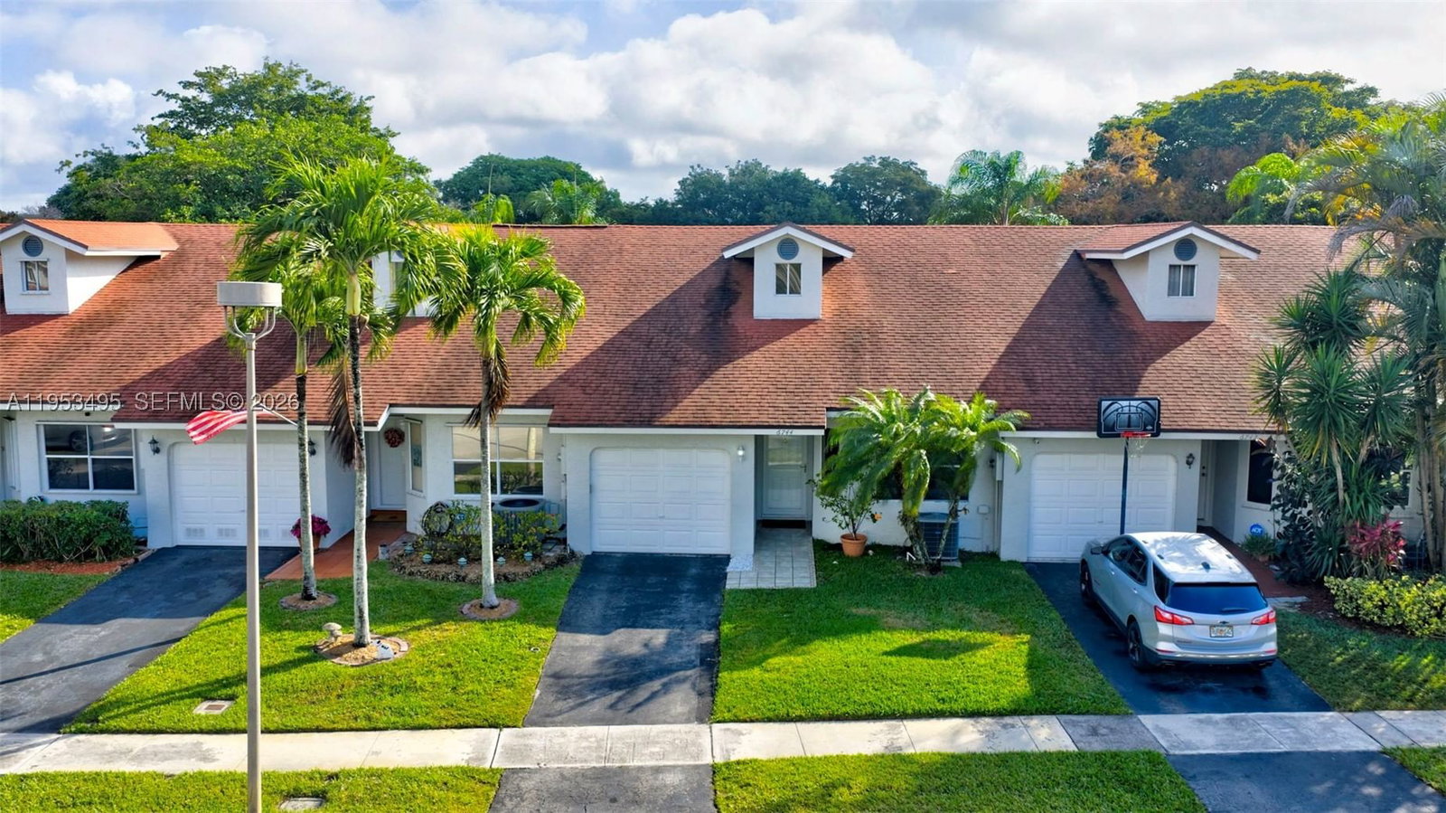 Real estate property located at 6744 Pine Island Rd, Broward, Woodland Lakes, Tamarac, FL