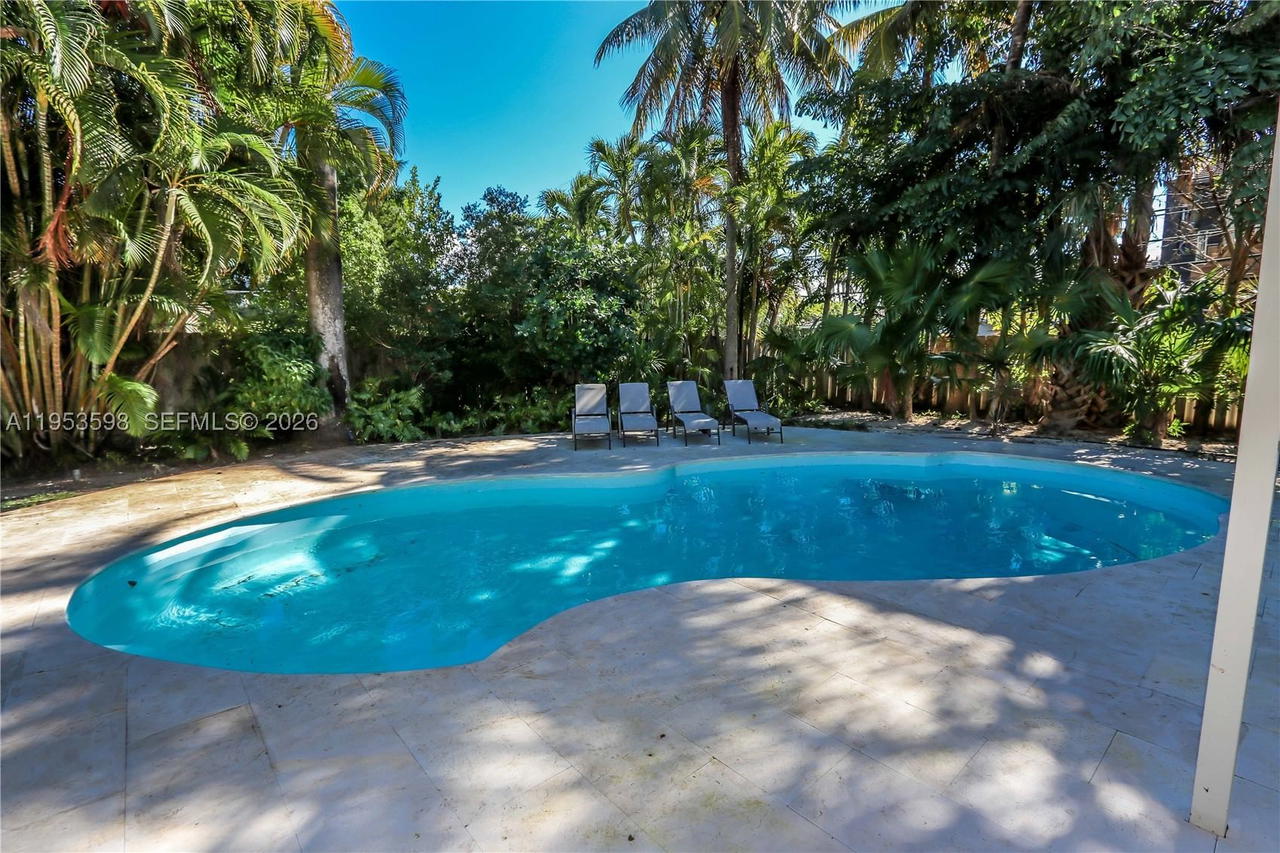 Real estate property located at 1242 Buchanan St, Broward, Hollywood Lakes Section, Hollywood, FL