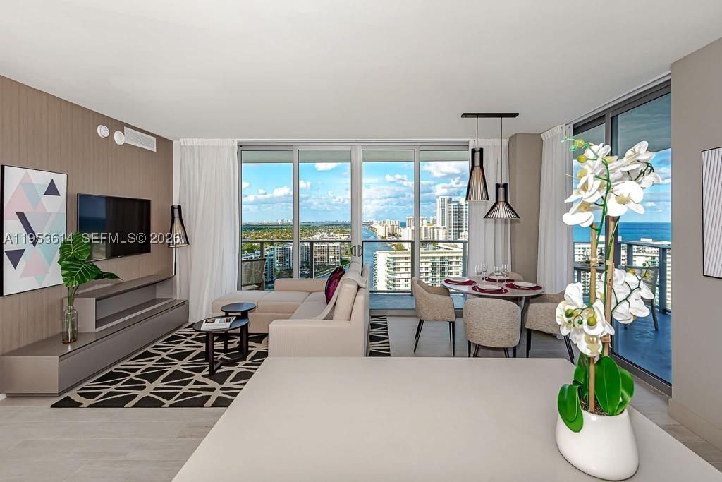 Real estate property located at 4010 Ocean Dr R2701, Broward, 4010 South Ocean Condo Ho, Hollywood, FL