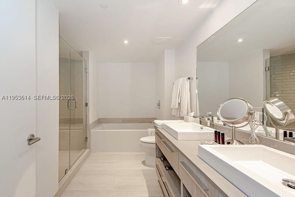 Real estate property located at 4010 Ocean Dr R2701, Broward, 4010 South Ocean Condo Ho, Hollywood, FL