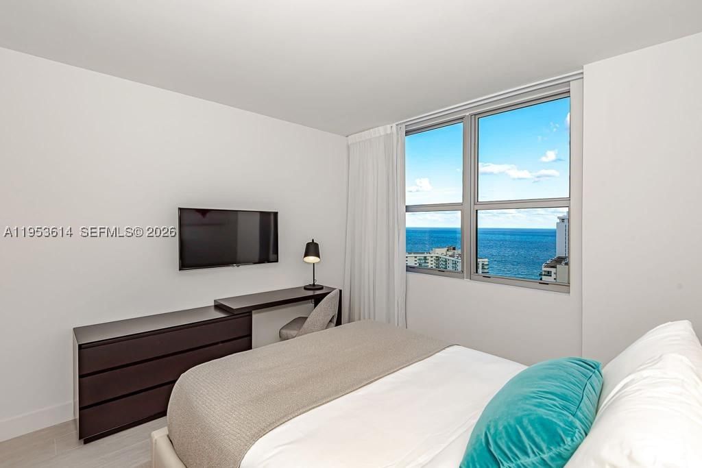 Real estate property located at 4010 Ocean Dr R2701, Broward, 4010 South Ocean Condo Ho, Hollywood, FL