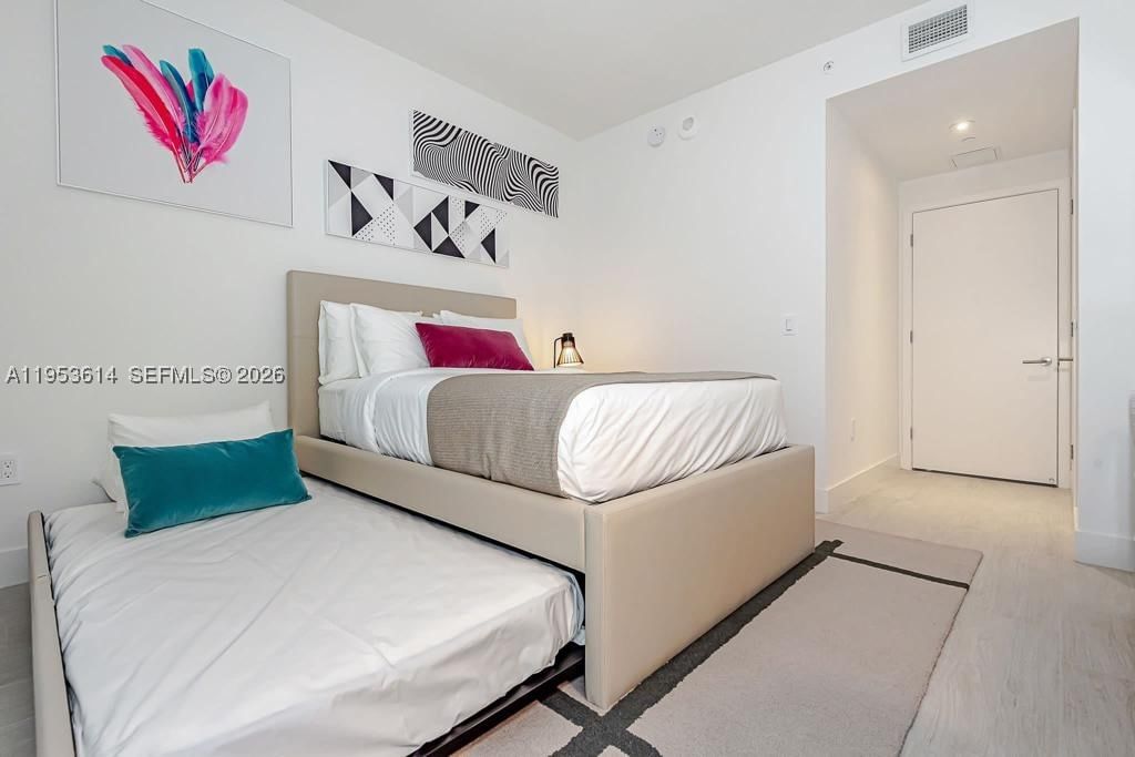 Real estate property located at 4010 Ocean Dr R2701, Broward, 4010 South Ocean Condo Ho, Hollywood, FL