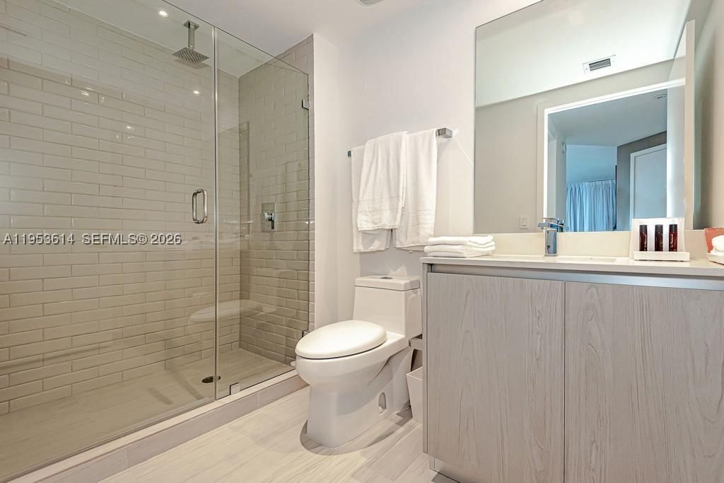 Real estate property located at 4010 Ocean Dr R2701, Broward, 4010 South Ocean Condo Ho, Hollywood, FL