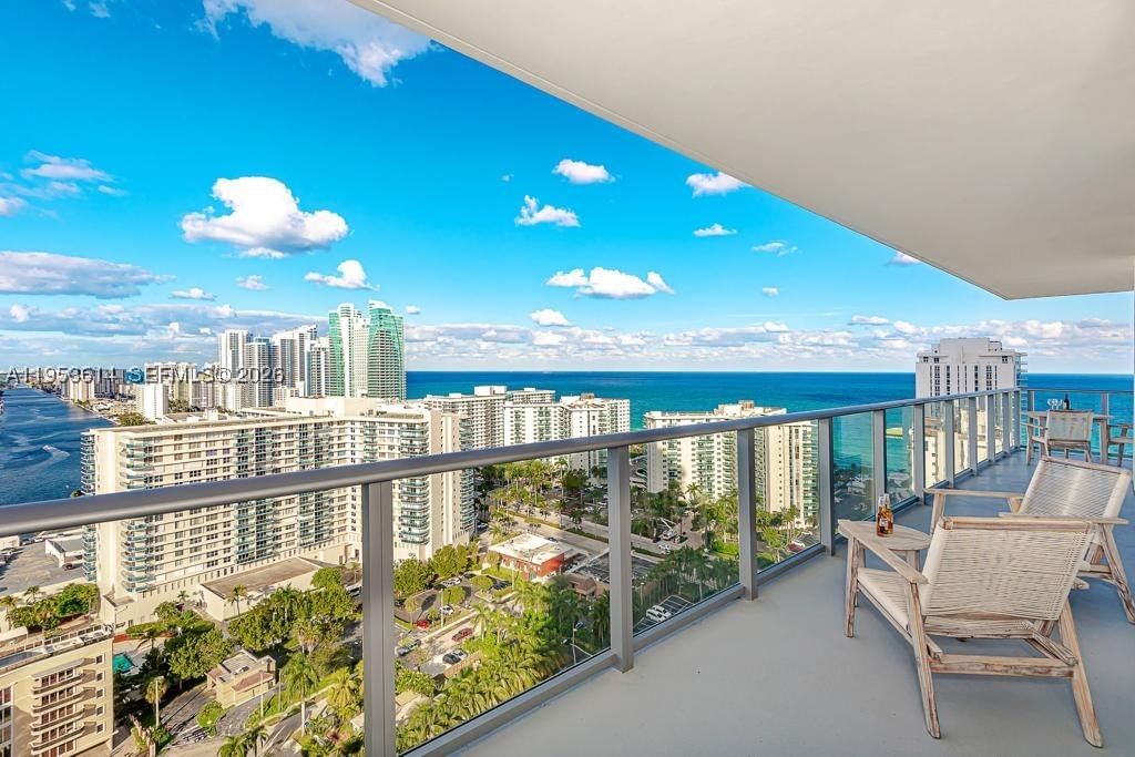 Real estate property located at 4010 Ocean Dr R2701, Broward, 4010 South Ocean Condo Ho, Hollywood, FL