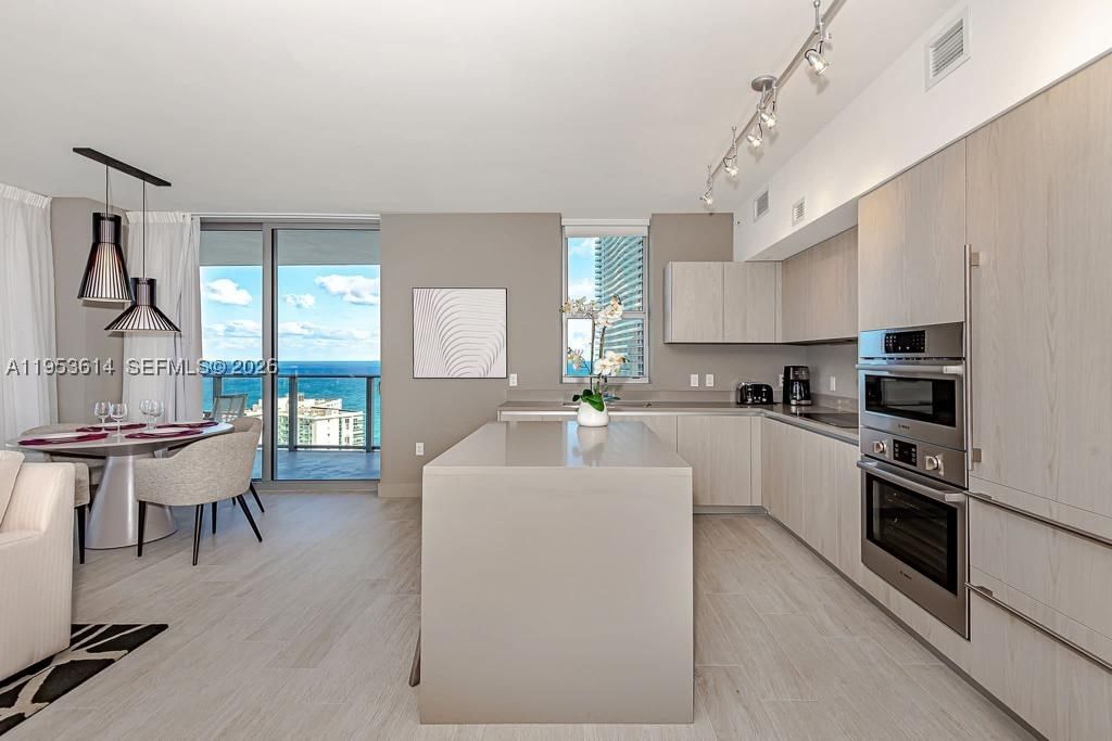 Real estate property located at 4010 Ocean Dr R2701, Broward, 4010 South Ocean Condo Ho, Hollywood, FL