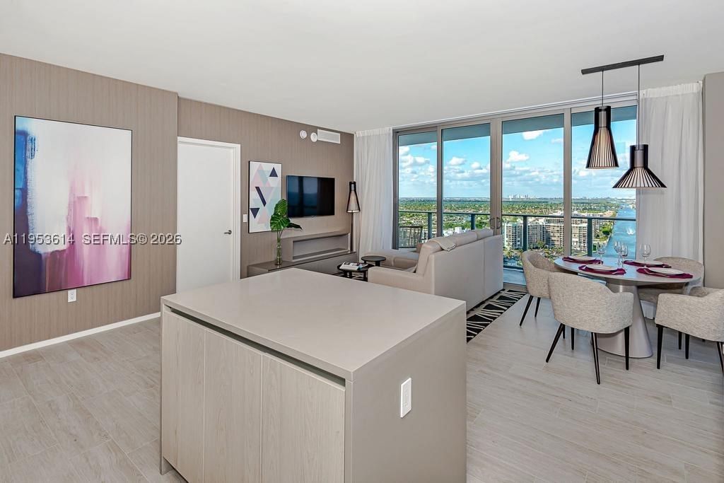 Real estate property located at 4010 Ocean Dr R2701, Broward, 4010 South Ocean Condo Ho, Hollywood, FL