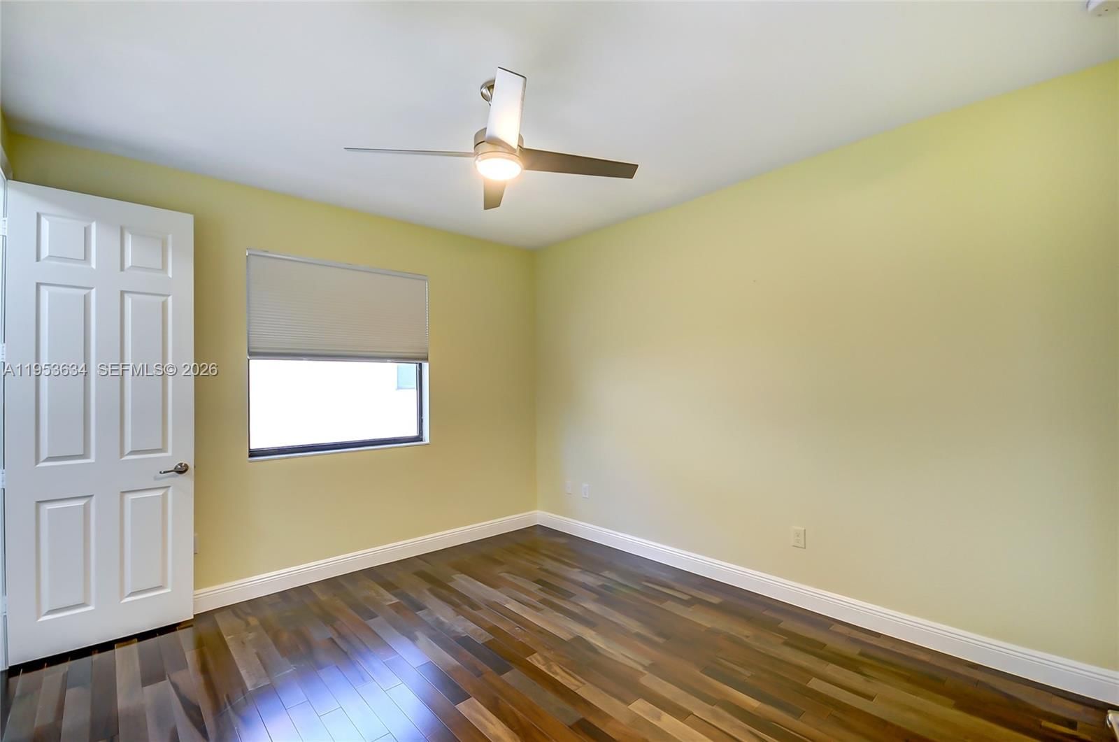 Real estate property located at 9815 86th Ter, Miami-dade, Doral Breeze, Doral, FL