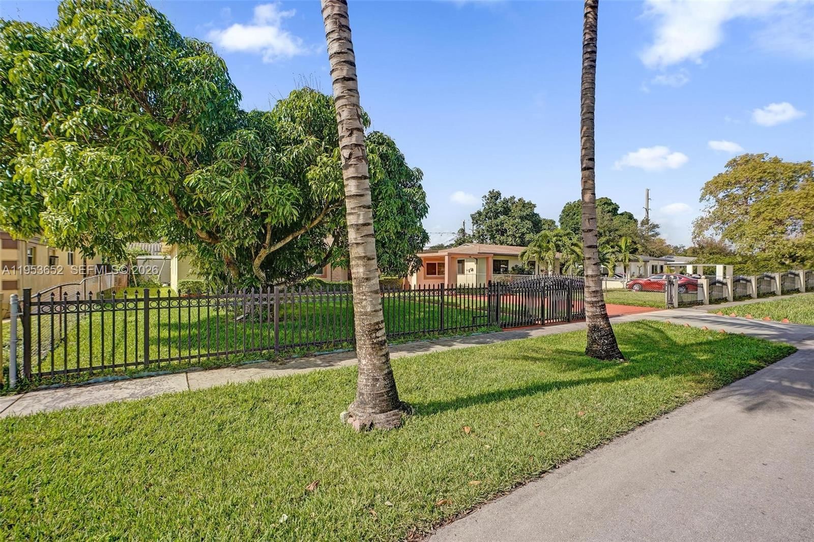 Real estate property located at 16200 8th Ct, Miami-dade, Carl Byoir, North Miami Beach, FL