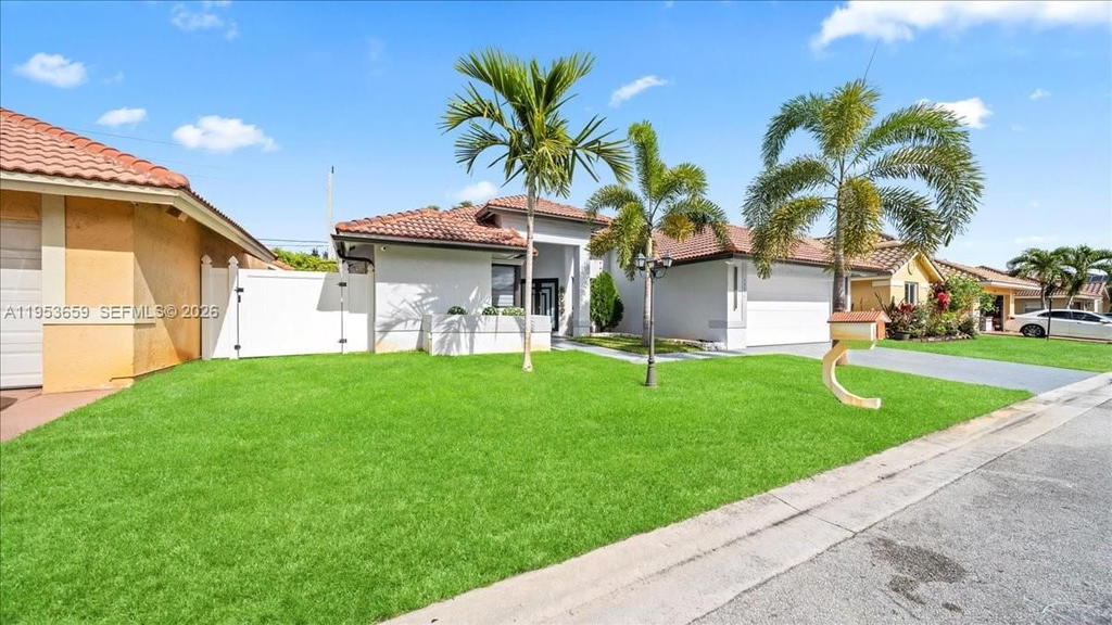 Real estate property located at 11611 9th Ct, Broward, Pembroke Lakes South, Pembroke Pines, FL