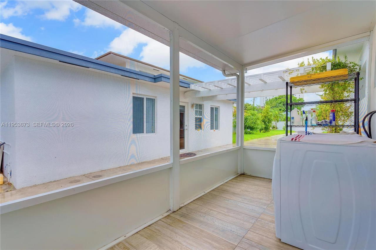 Real estate property located at 2247 2nd St, Miami-dade, Glenroyal Sub, Miami, FL