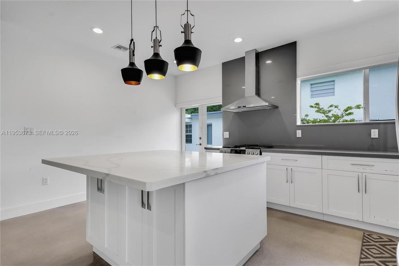 Real estate property located at 2247 2nd St, Miami-dade, Glenroyal Sub, Miami, FL