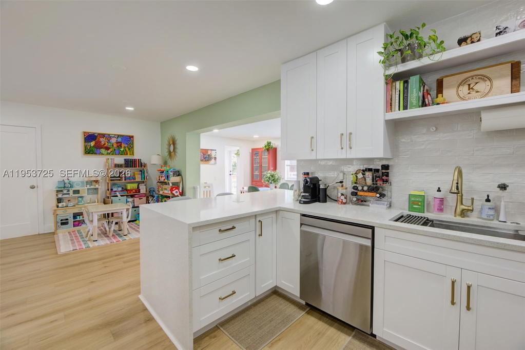 Real estate property located at 1765 145th St, Miami-dade, Arch Creek Estates, Miami, FL