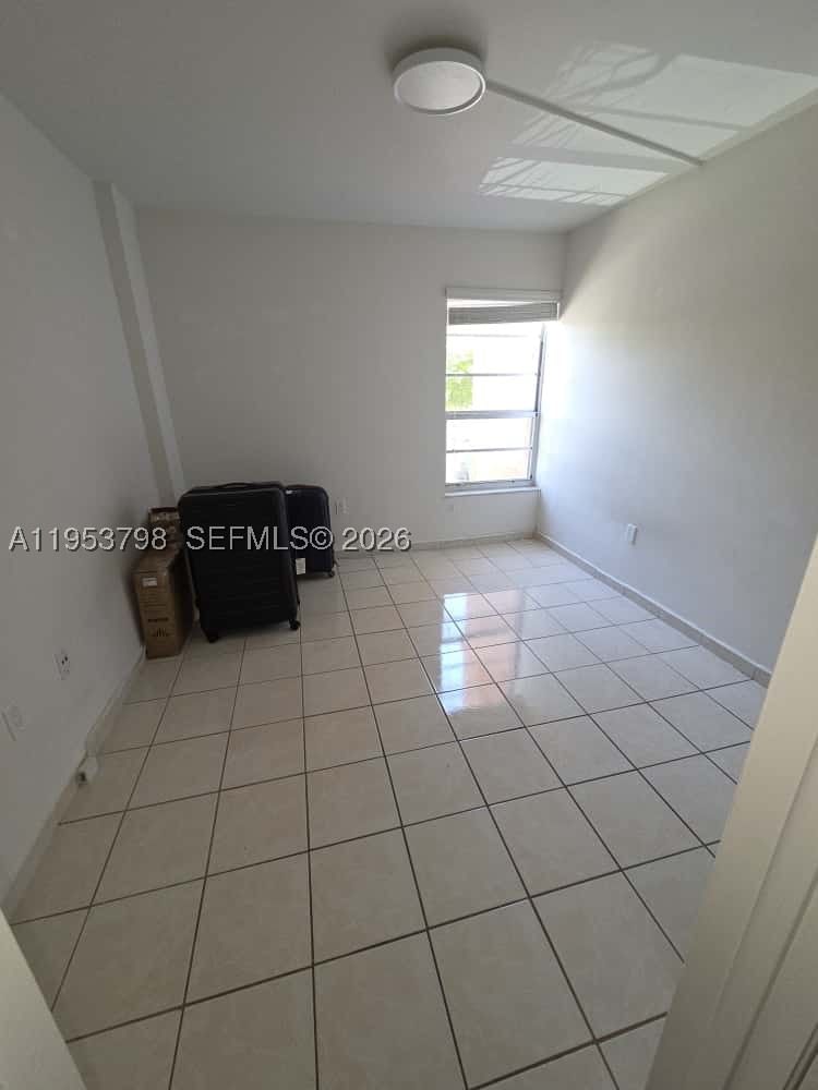 Real estate property located at 4717 7th St #304-10, Miami-dade, Sunset Villas No 3 Condo, Miami, FL