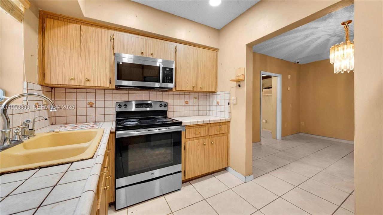 Real estate property located at 2615 32nd Ave, Miami-dade, The Pines, Miami, FL