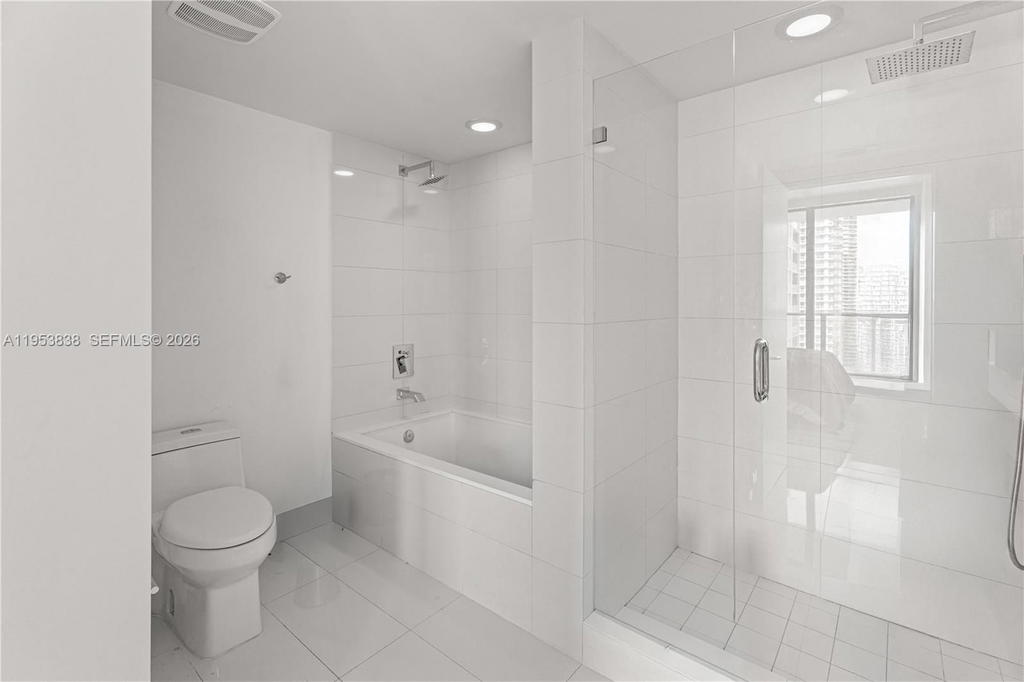 Real estate property located at 1300 Miami Ave #2810, Miami-dade, 1300 S Miami Avenue Condo, Miami, FL