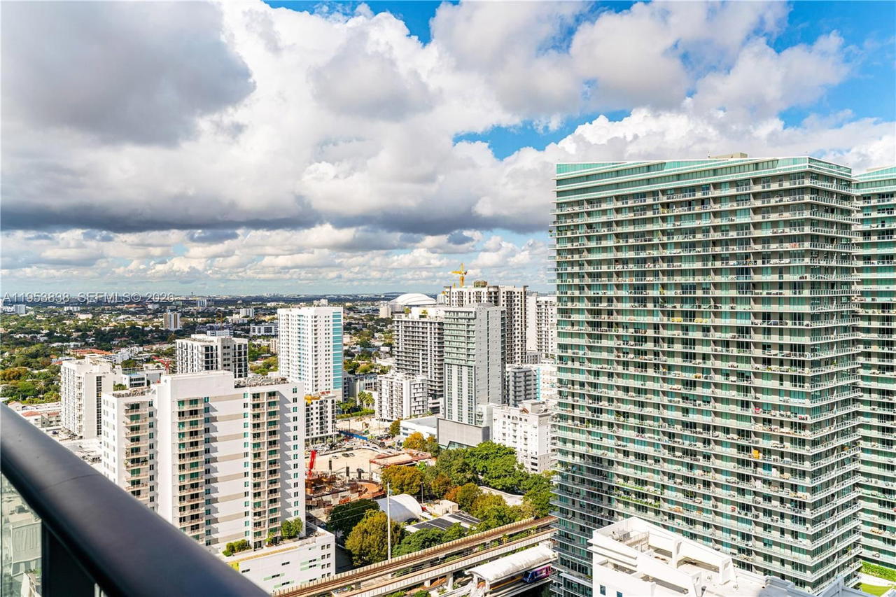Real estate property located at 1300 Miami Ave #2810, Miami-dade, 1300 S Miami Avenue Condo, Miami, FL