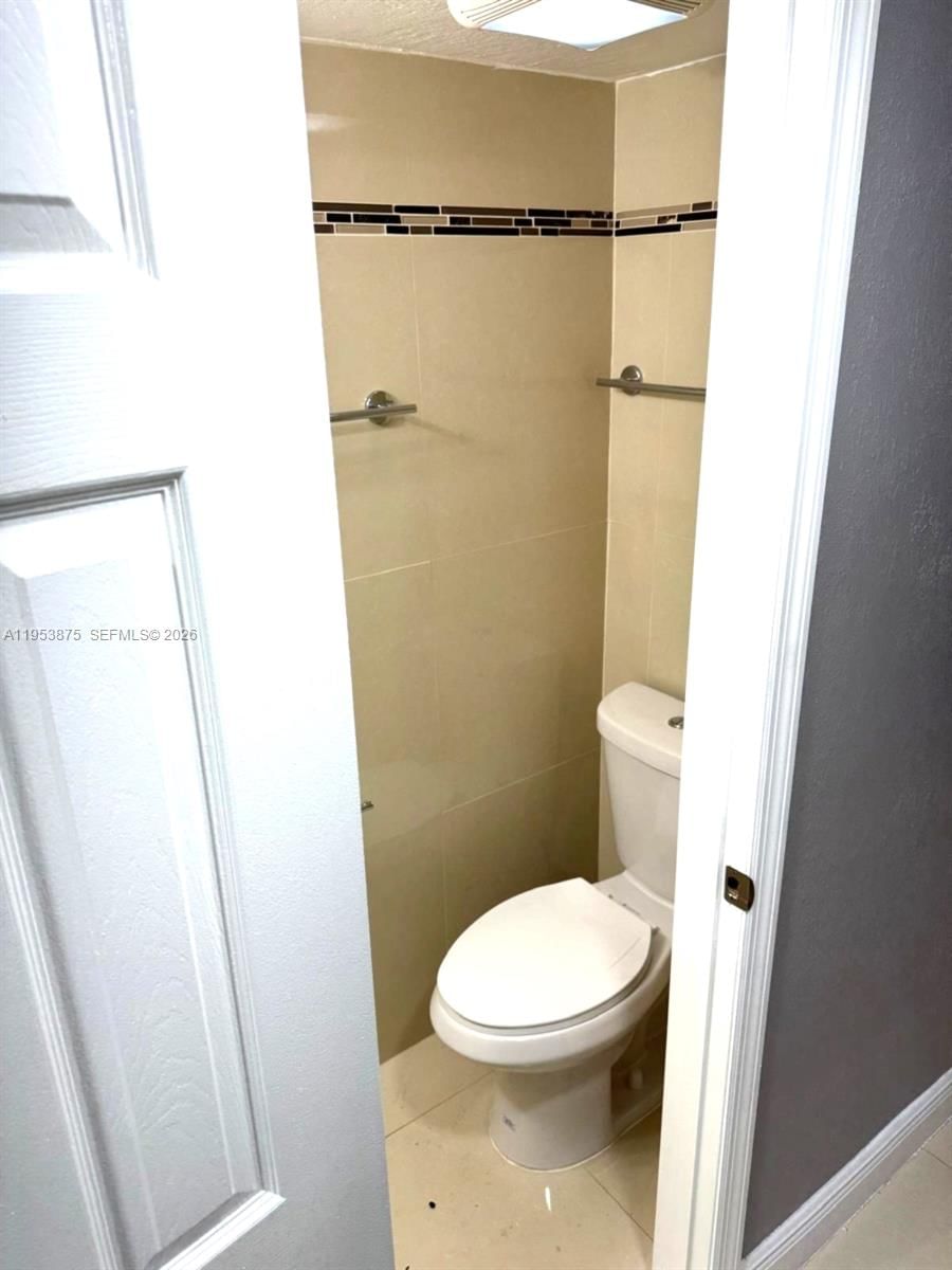 Real estate property located at 5461 24th Ave #25, Miami-dade, Las Villas Segovia Condo, Hialeah, FL
