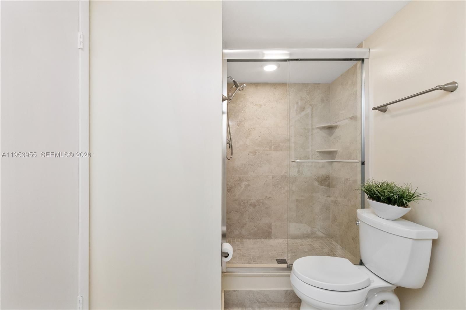 Real estate property located at 300 Three Islands Blvd #417, Broward, Anchor Bay Club Condo, Hallandale Beach, FL