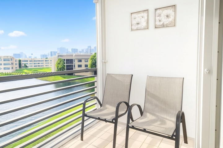 Real estate property located at 10405 Sunrise Lakes Blvd #311, Broward, Sunrise Lakes 161 Condo, Sunrise, FL