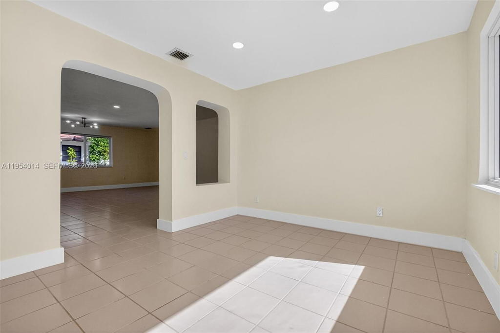 Real estate property located at 1721 Treasure Dr, Miami-dade, Treasure Island, North Bay Village, FL