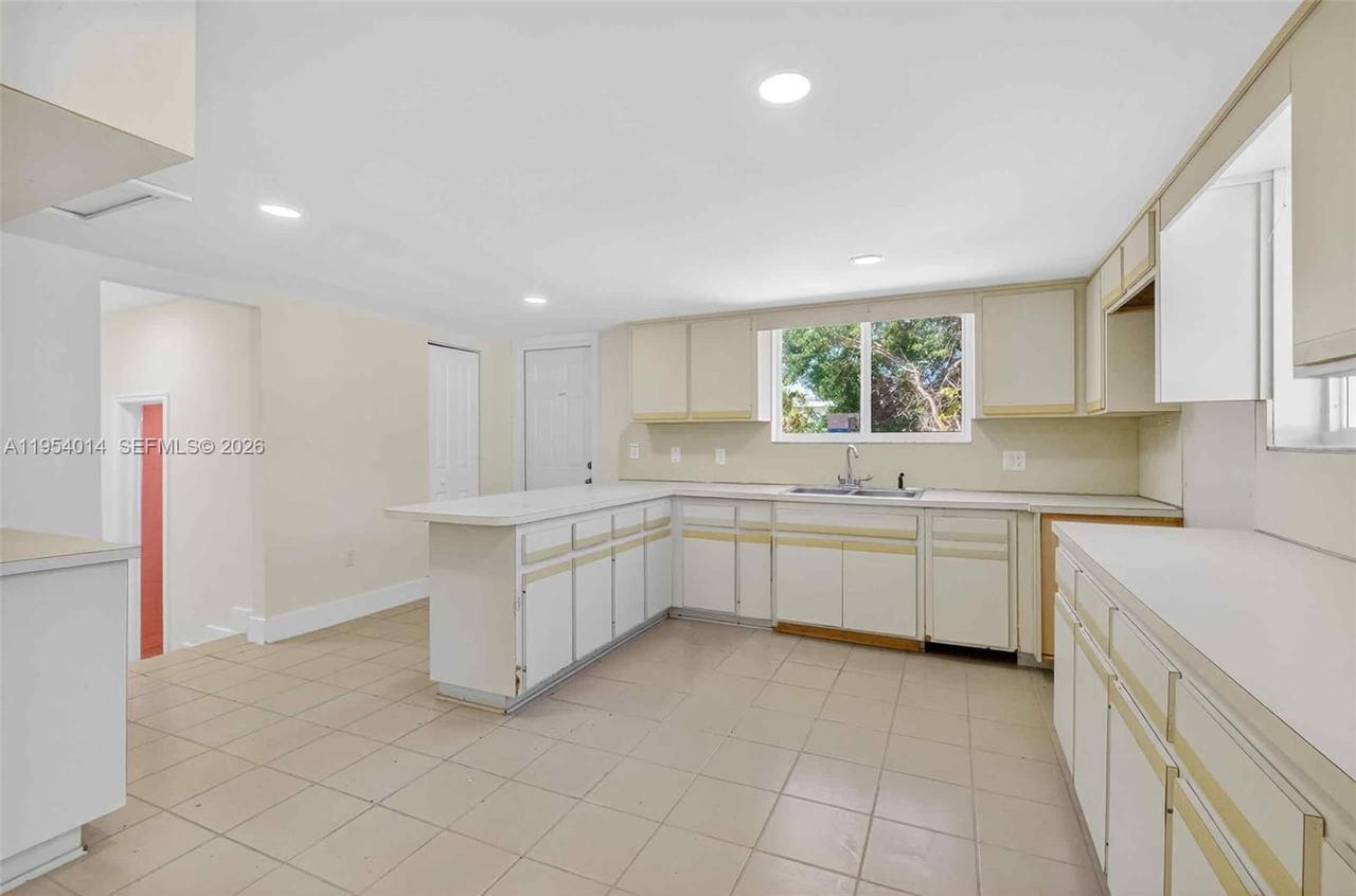 Real estate property located at 1721 Treasure Dr, Miami-dade, Treasure Island, North Bay Village, FL