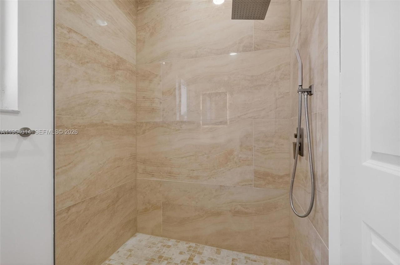 Real estate property located at 1721 Treasure Dr, Miami-dade, Treasure Island, North Bay Village, FL