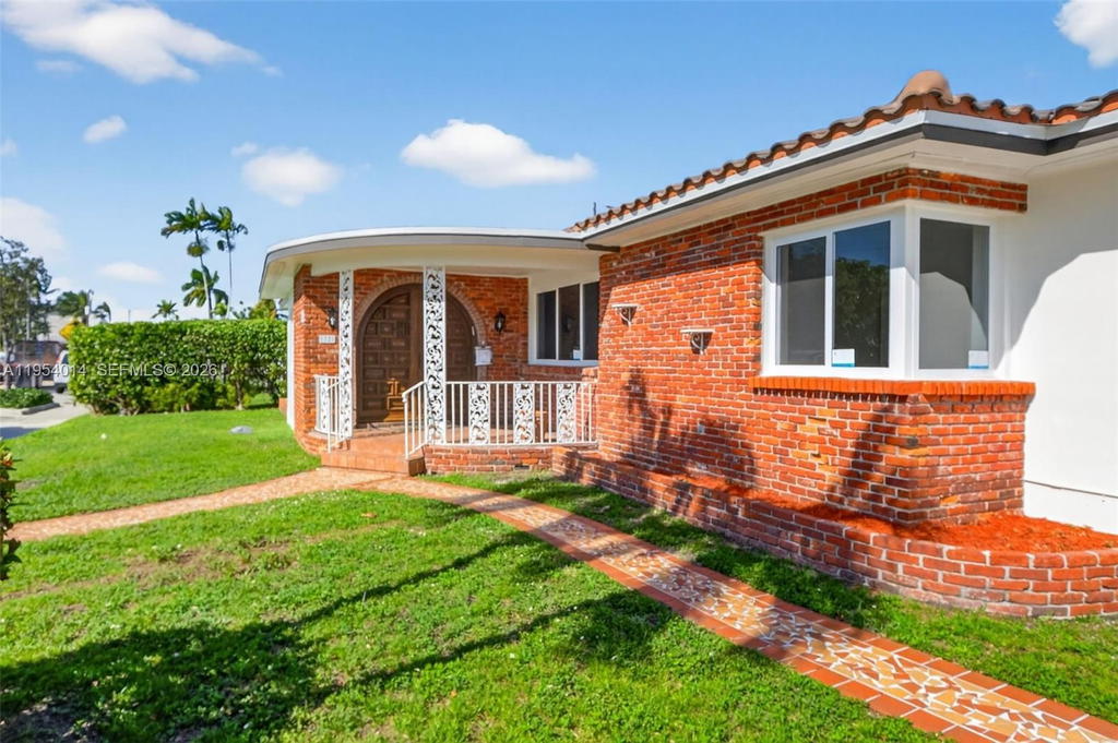 Real estate property located at 1721 Treasure Dr, Miami-dade, Treasure Island, North Bay Village, FL