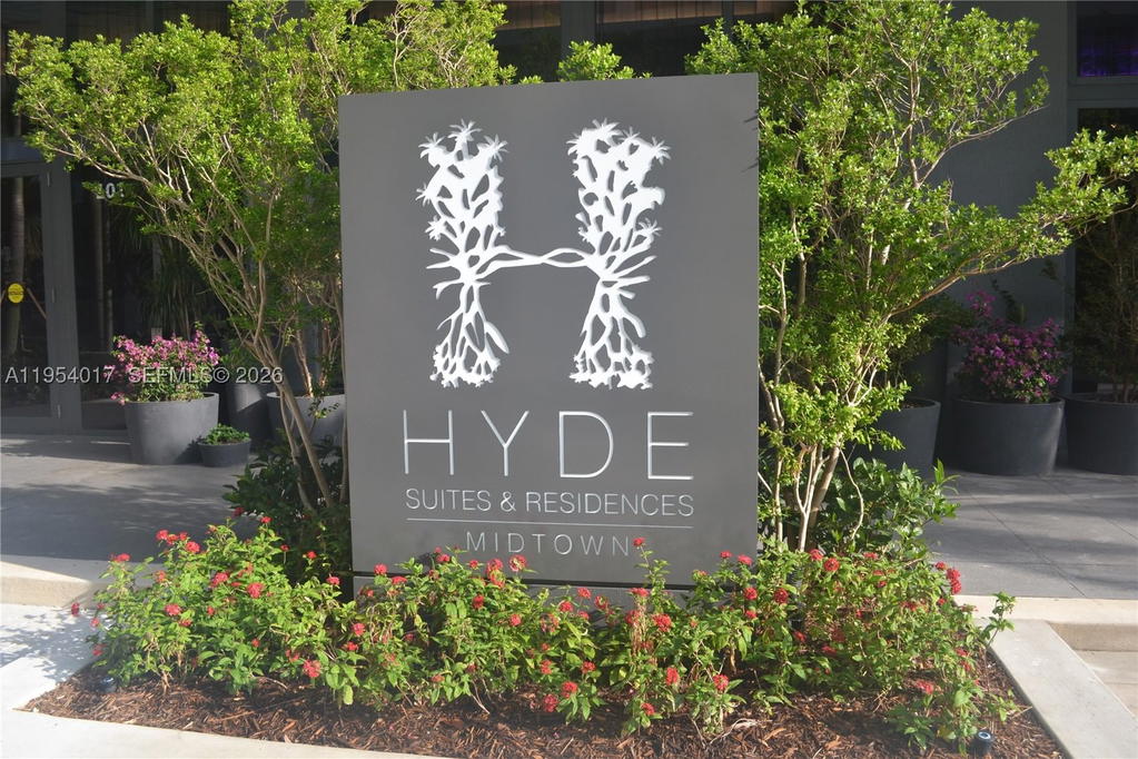 Real estate property located at 121 34th St #2110, Miami-dade, 3401 Midtown Condo, Miami, FL