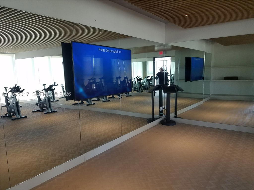 Real estate property located at 121 34th St #2110, Miami-dade, 3401 Midtown Condo, Miami, FL