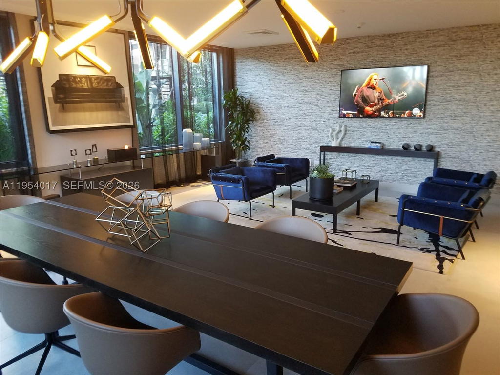 Real estate property located at 121 34th St #2110, Miami-dade, 3401 Midtown Condo, Miami, FL