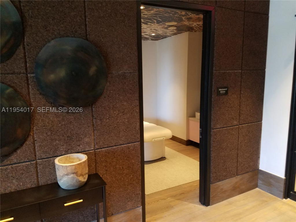Real estate property located at 121 34th St #2110, Miami-dade, 3401 Midtown Condo, Miami, FL