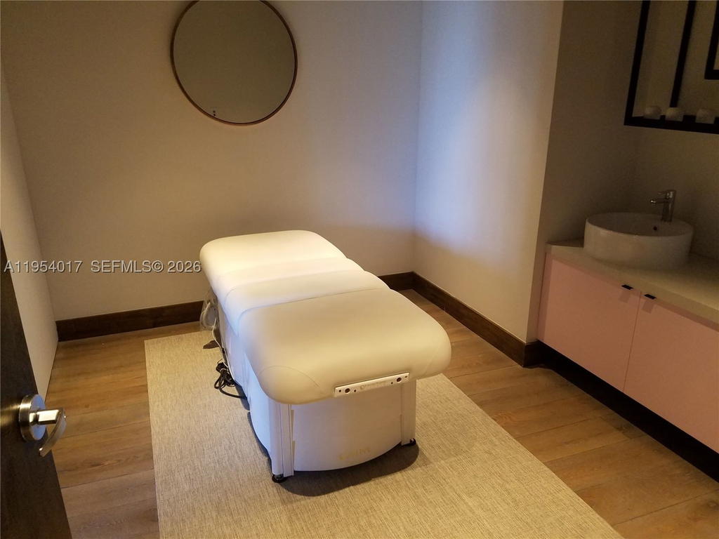 Real estate property located at 121 34th St #2110, Miami-dade, 3401 Midtown Condo, Miami, FL
