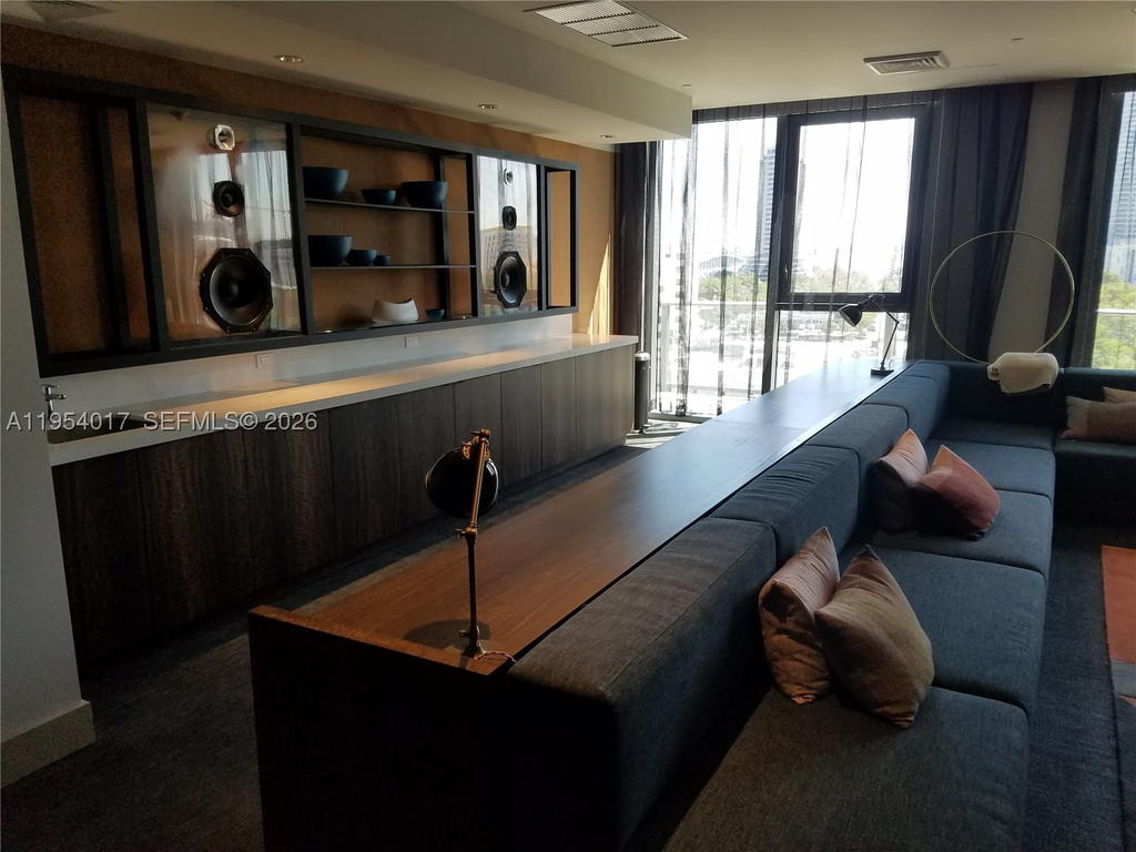 Real estate property located at 121 34th St #2110, Miami-dade, 3401 Midtown Condo, Miami, FL