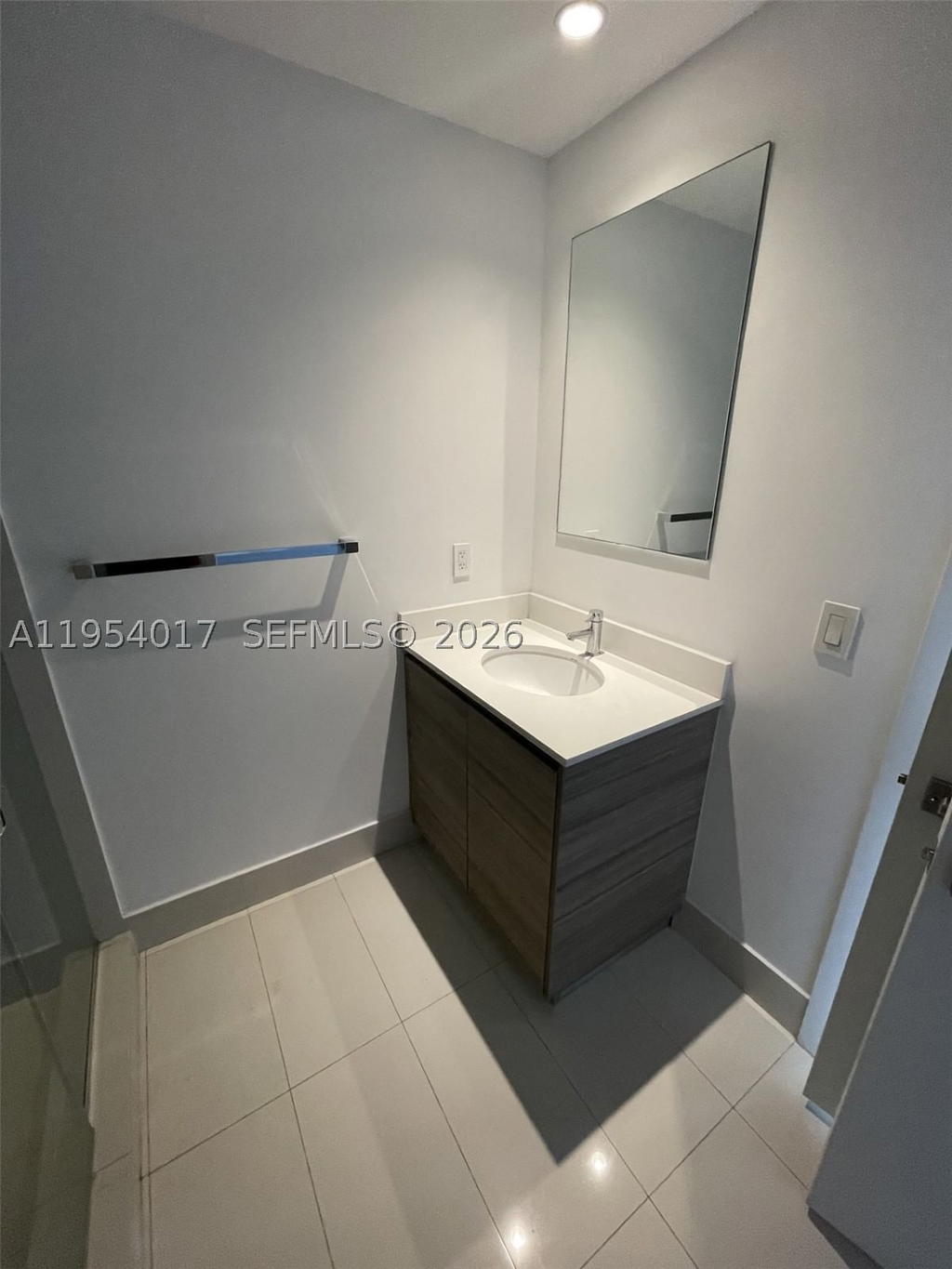 Real estate property located at 121 34th St #2110, Miami-dade, 3401 Midtown Condo, Miami, FL